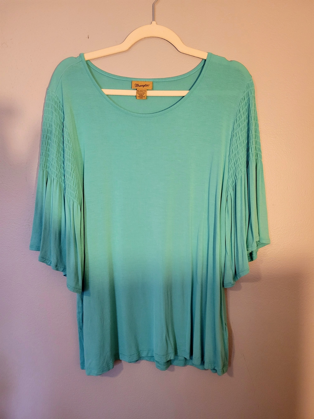 Wrangler Women’s Mint Green Flowing Pleated-Sleeve Tunic